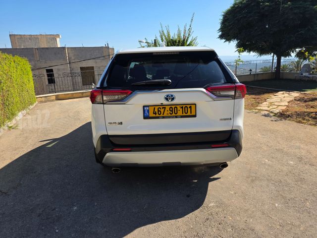 טויוטה RAV4