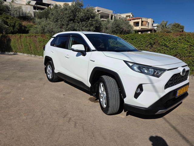 טויוטה RAV4