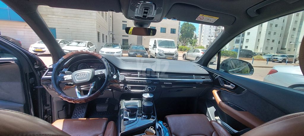 אאודי Q7