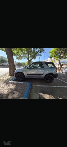 טויוטה RAV4