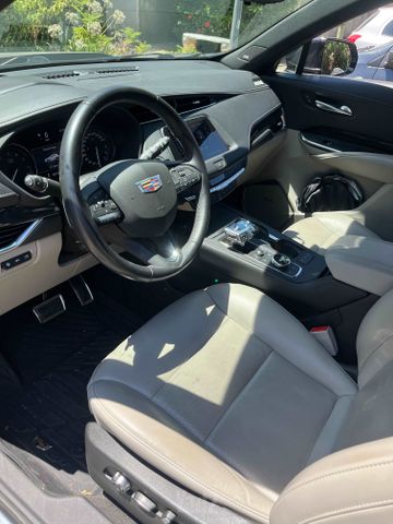 קאדילק XT4