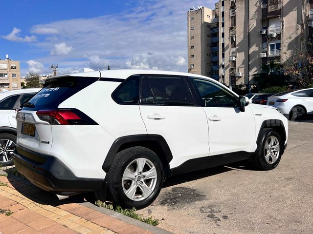 טויוטה RAV4
