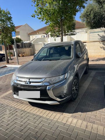 מיצובישי אאוטלנדר