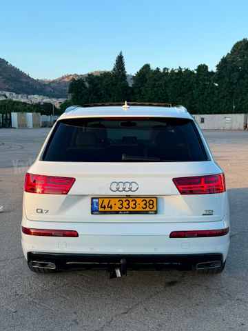 אאודי Q7