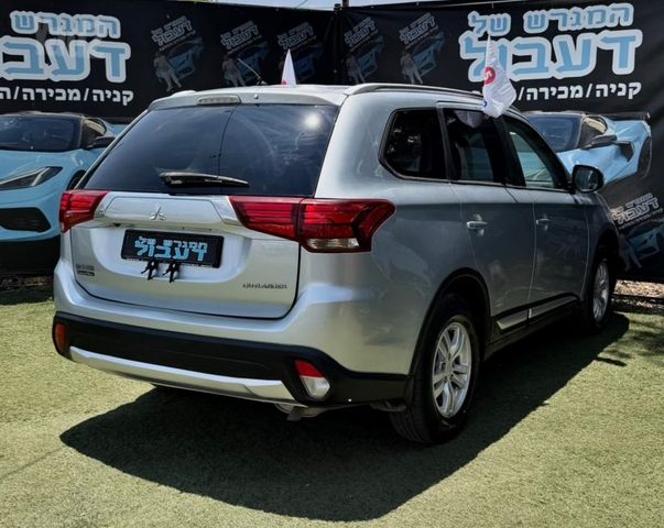 מיצובישי אאוטלנדר