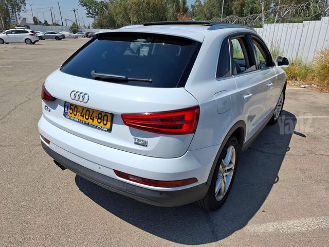 אאודי Q3