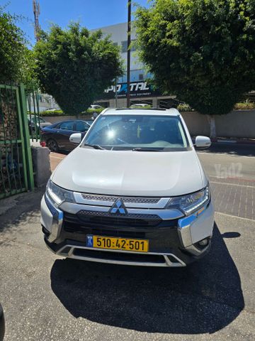 מיצובישי אאוטלנדר
