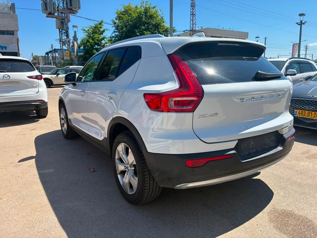 וולוו XC40