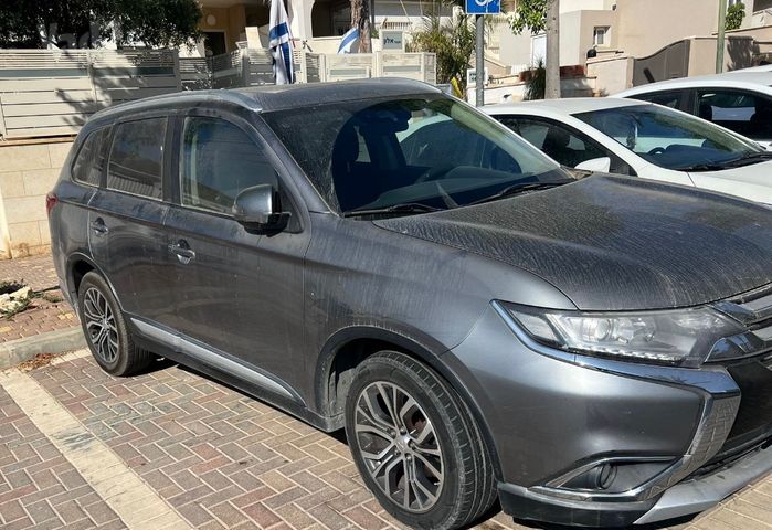 מיצובישי אאוטלנדר