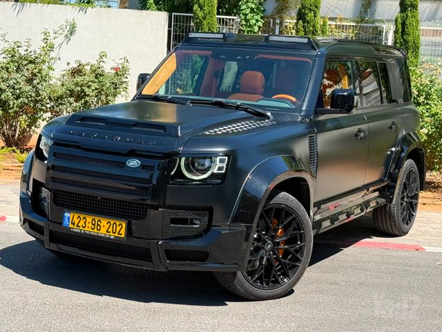 דיפנדר 4X4 SE 110 אוט׳ בנזין 7 מק 3.0 (400 כ״ס)
