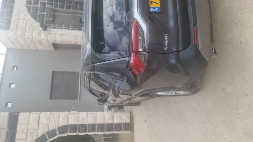 טויוטה RAV4