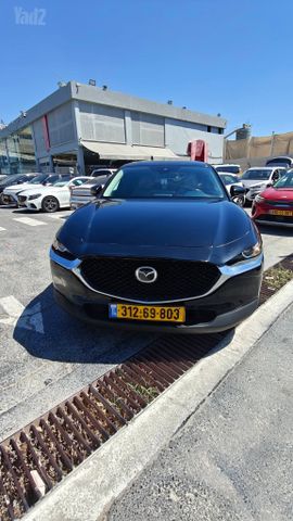 מודעת רכב מאזדה CX-30