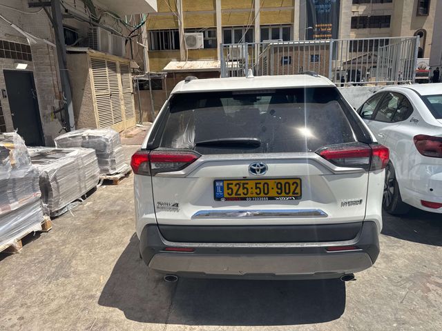 טויוטה RAV4