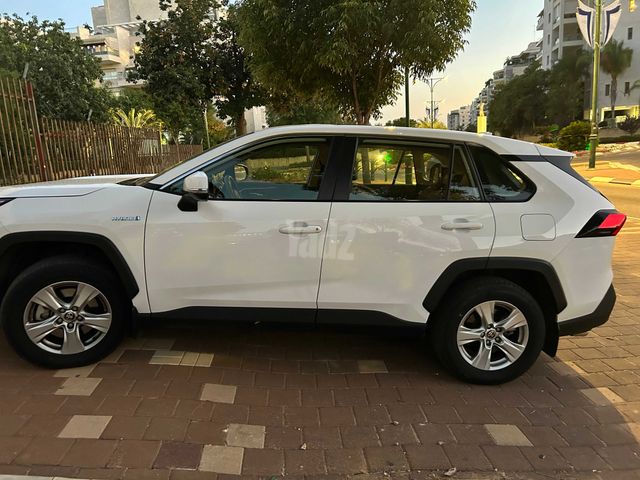 מודעת רכב טויוטה RAV4