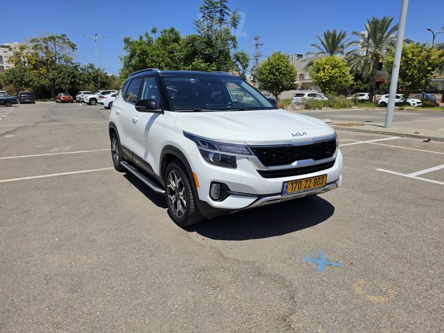 קיה סלטוס