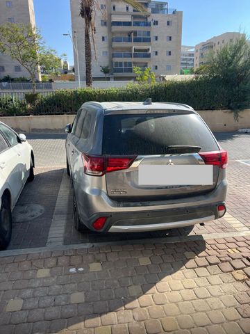 מיצובישי אאוטלנדר