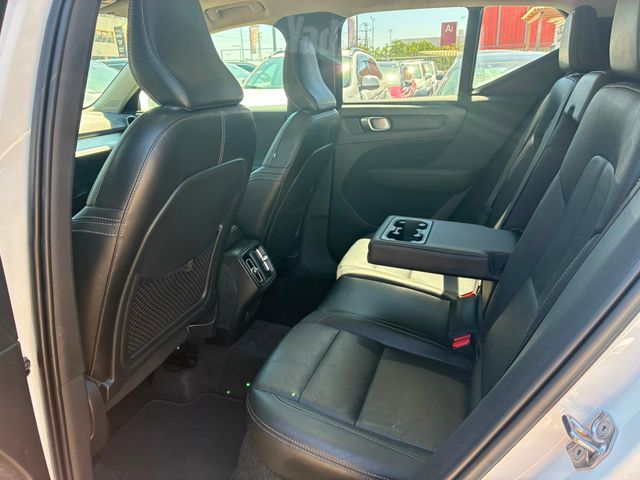 וולוו XC40