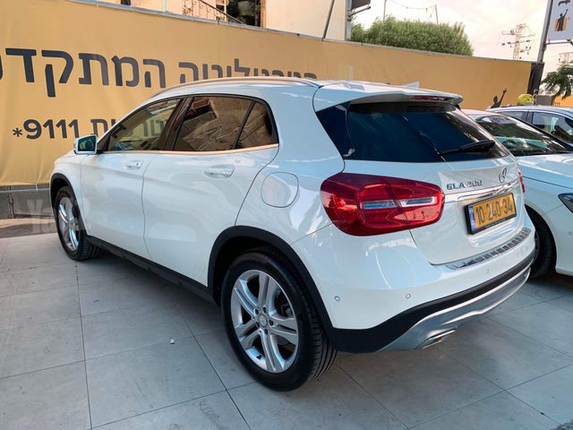 מרצדס-בנץ GLA
