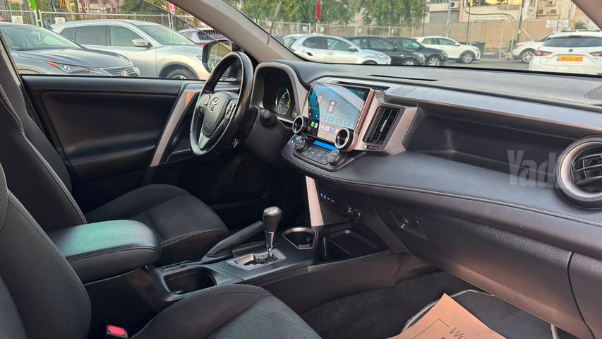טויוטה RAV4