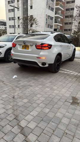 ב מ וו X6