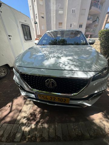 אם ג'י EHS PHEV