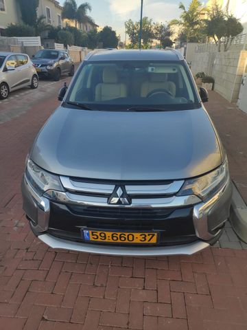 מיצובישי אאוטלנדר