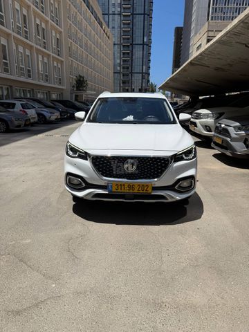מודעת רכב אם ג'י EHS PHEV