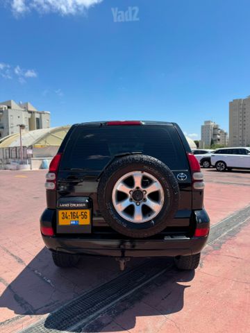 טויוטה לנד קרוזר