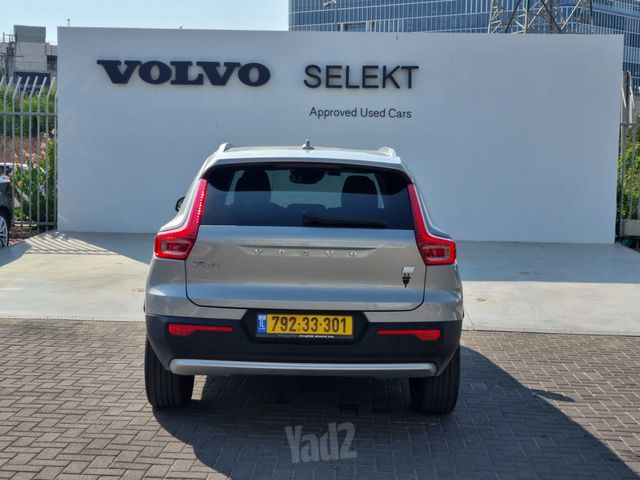 וולוו XC40