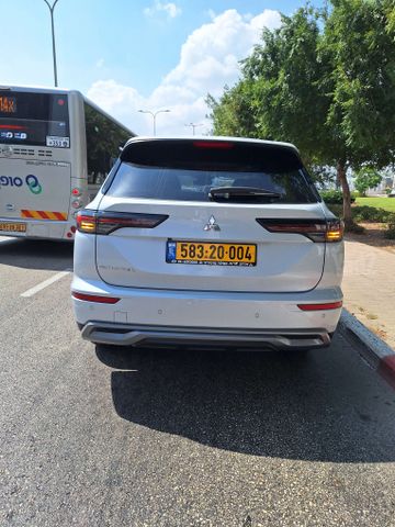 מיצובישי אאוטלנדר