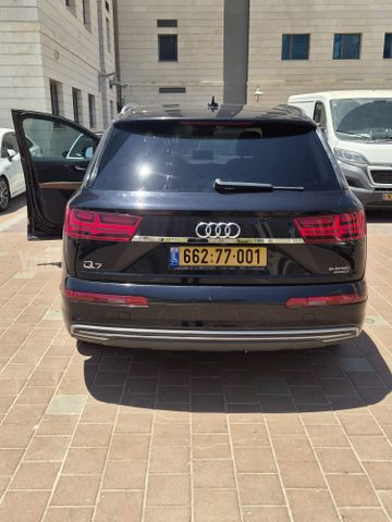 אאודי Q7