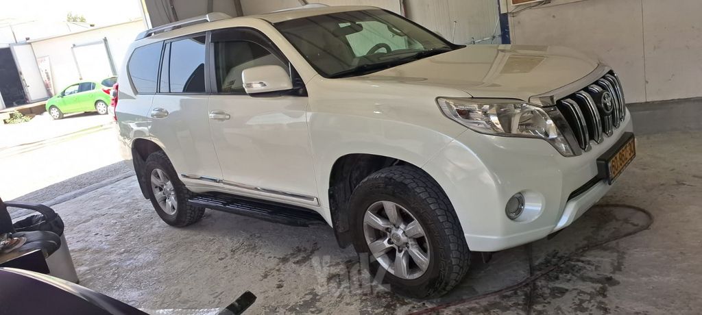 לנד קרוזר Luxury אוט׳ ג'יפ שטח קשוח 7 מק 5 דל 3.0 (190 כ״ס)
