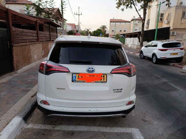 מודעת רכב טויוטה RAV4