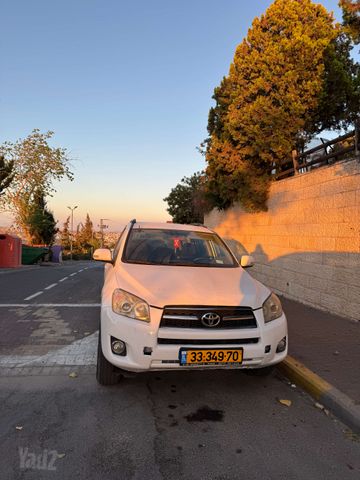 טויוטה RAV4