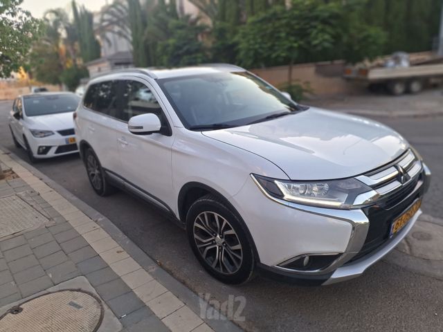 מיצובישי אאוטלנדר