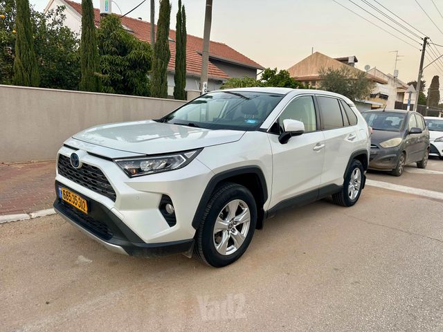 מודעת רכב טויוטה RAV4