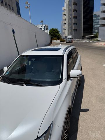 מיצובישי אאוטלנדר