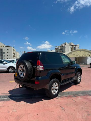 טויוטה לנד קרוזר