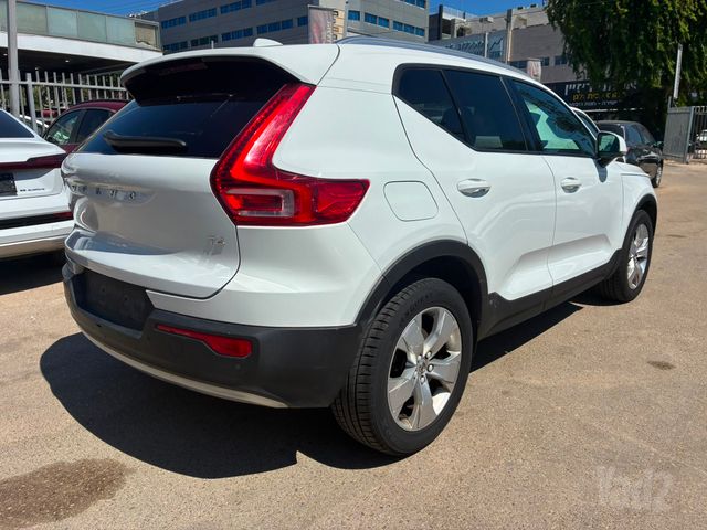מודעת רכב וולוו XC40 2