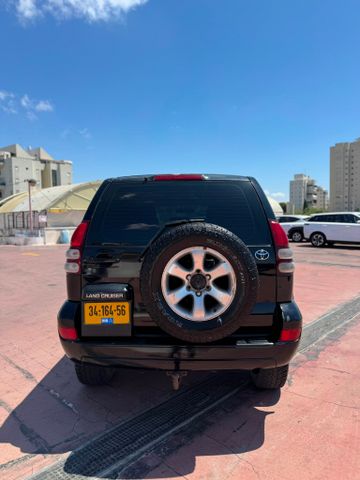 טויוטה לנד קרוזר