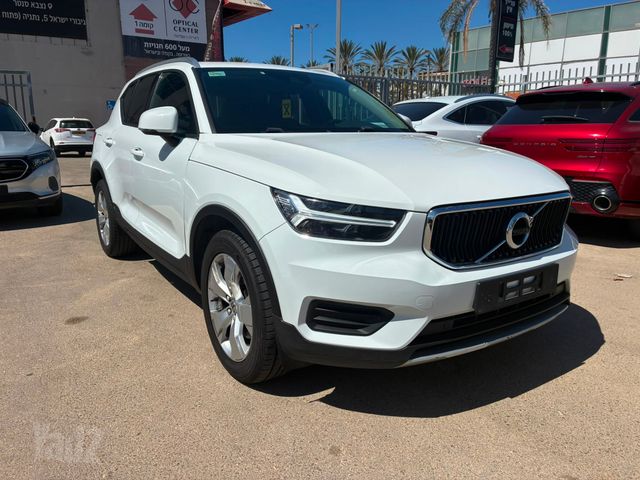 מודעת רכב וולוו XC40 1