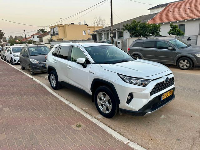 טויוטה RAV4