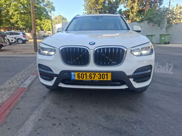 ב מ וו X3