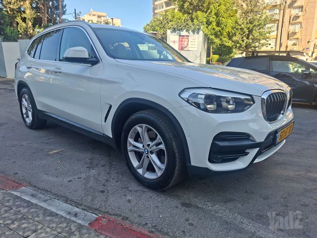ב מ וו X3