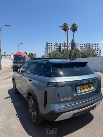 ג'אקו J7