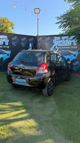 טויוטה יאריס