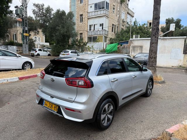קיה נירו
