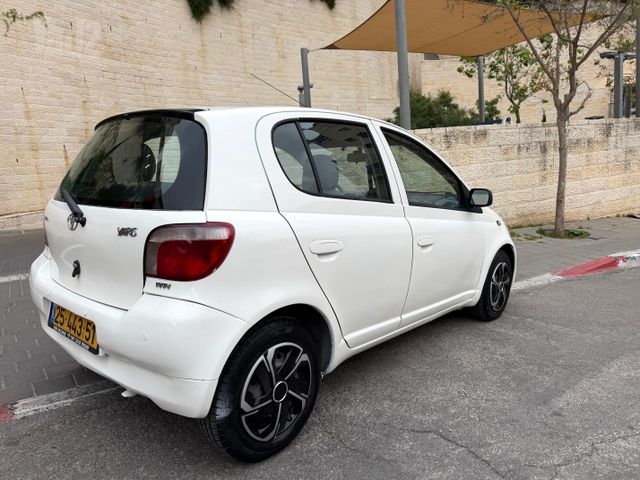 טויוטה יאריס