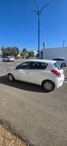 יונדאי i20