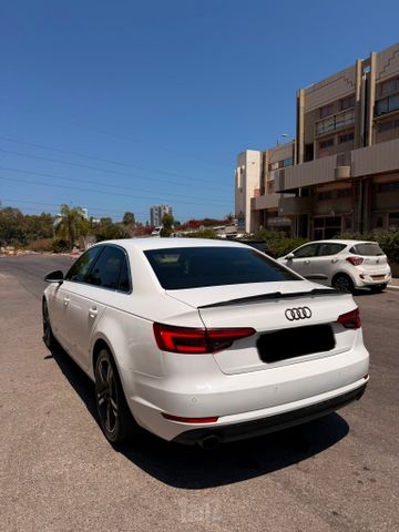 אאודי A4